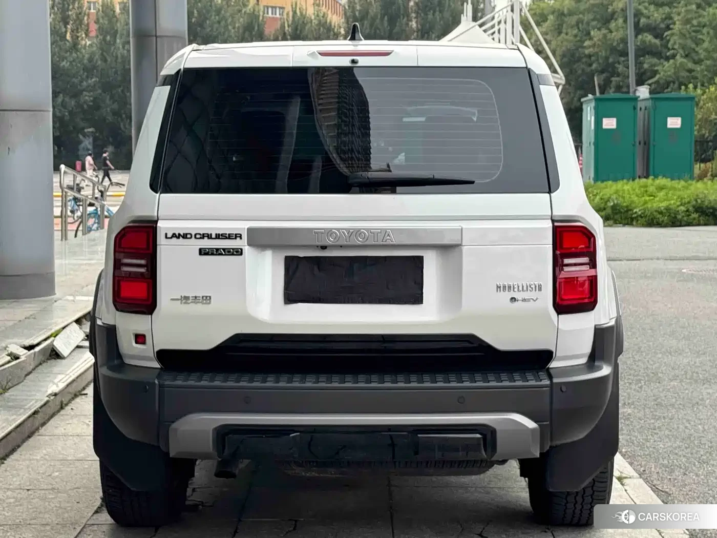 Toyota Land Cruiser 2024 Белый из Китая, фото 4