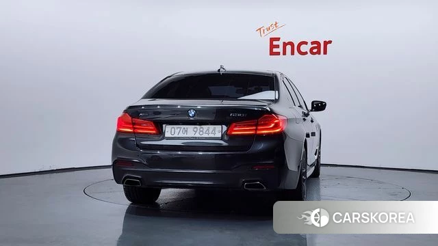 BMW 5 Series (G30) id 3853926 из Кореи 14