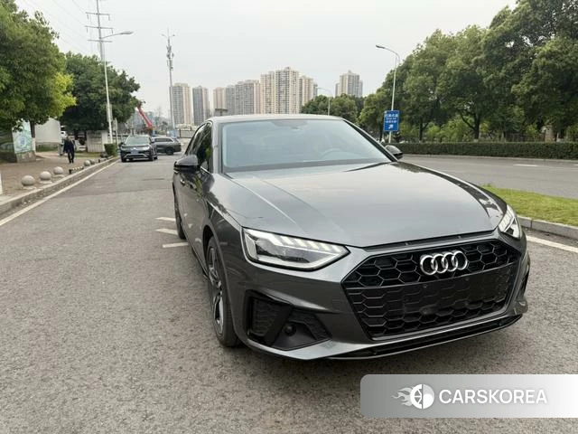 Audi A4L 2022 Темно-серый из Китая, фото 5