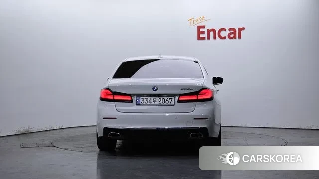 BMW 5 Series (G30) id 3530367 из Кореи 14