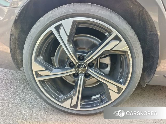 Audi A4L id 4182586 из Китая 12