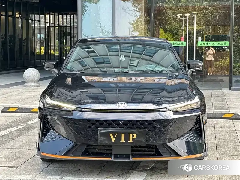 Chang'an UNI-V 2025 Silver/gray из Китая, фото 5