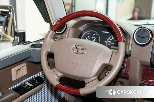 Toyota Land Cruiser 70 Series id 4272192 из Китая 11