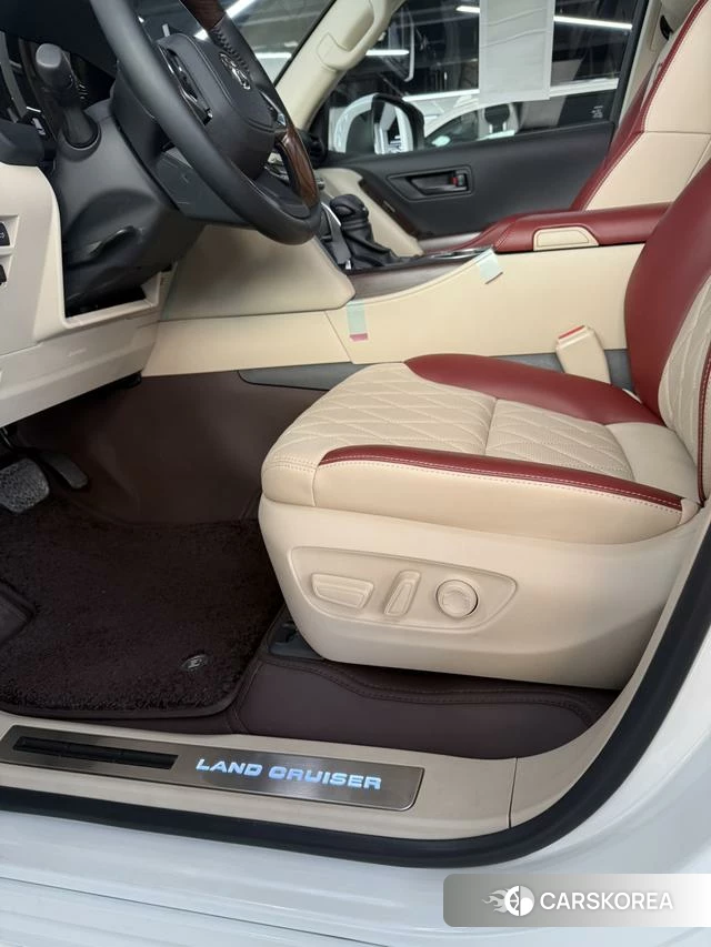 Toyota Land Cruiser (imported) 2025 Белый из Китая, фото 6