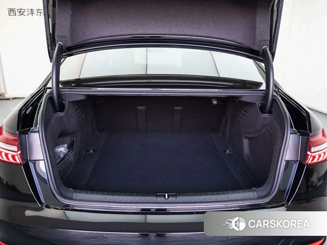 Audi A6L id 4275471 из Китая 19