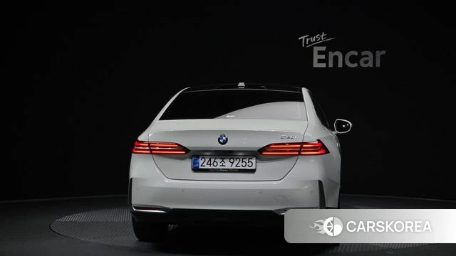BMW 5 Series (G60) id 4407890 из Кореи 28