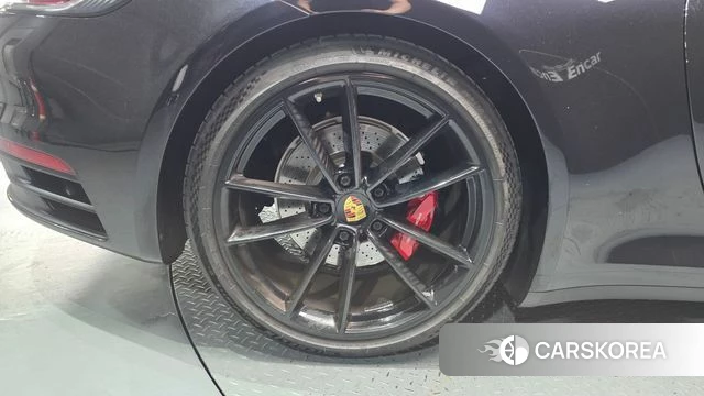 Porsche 911(992) id 4519898 из Кореи 25