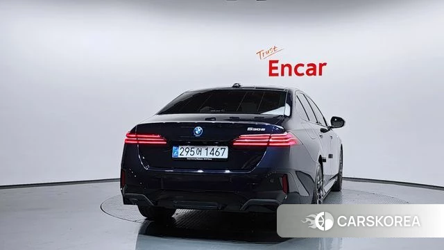 BMW 5 Series (G60) id 4527593 из Кореи 27