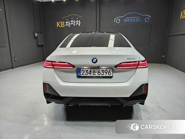BMW 5 Series (G60) id 4380919 из Кореи 14
