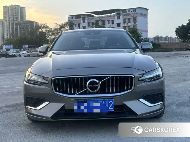 Volvo S60 2021 Шампань из Китая, фото 4