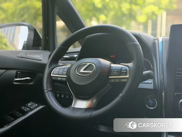 Lexus LM id 4276194 из Китая 9