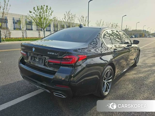 BMW 5 series 2021 Черный из Китая, фото 4