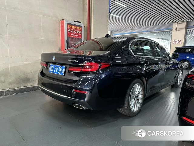 BMW 5 series 2021 Черный из Китая, фото 4