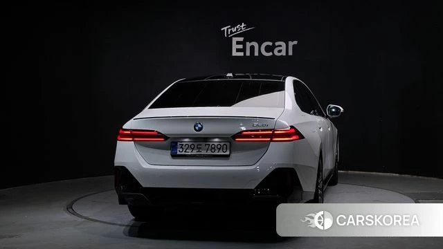 BMW 5 Series (G60) id 4634965 из Кореи 25