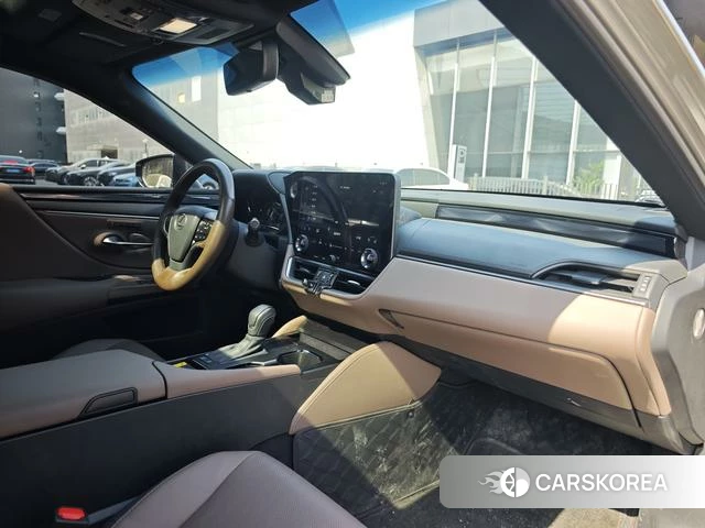 Lexus ES id 4258979 из Китая 19