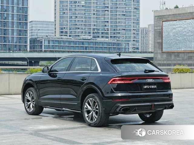 Audi Q8 2021 Черный из Китая, фото 4