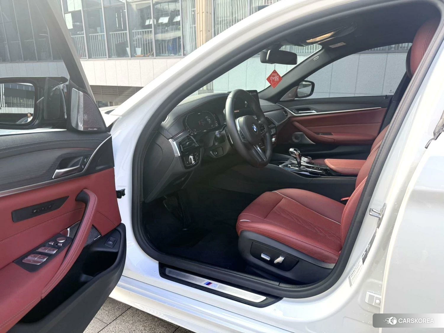 BMW 5 series 2021 Белый из Китая, фото 4
