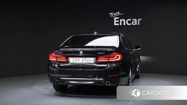 BMW 5 Series (G30) id 4595930 из Кореи 14