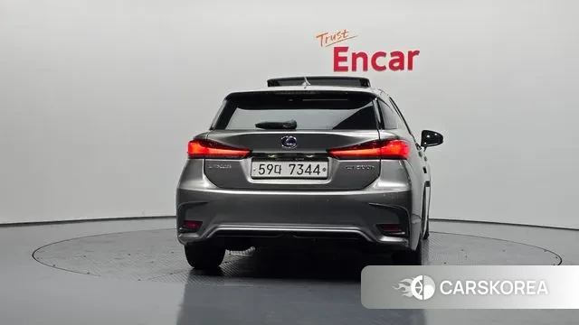 Lexus CT200h id 3672707 из Кореи 14