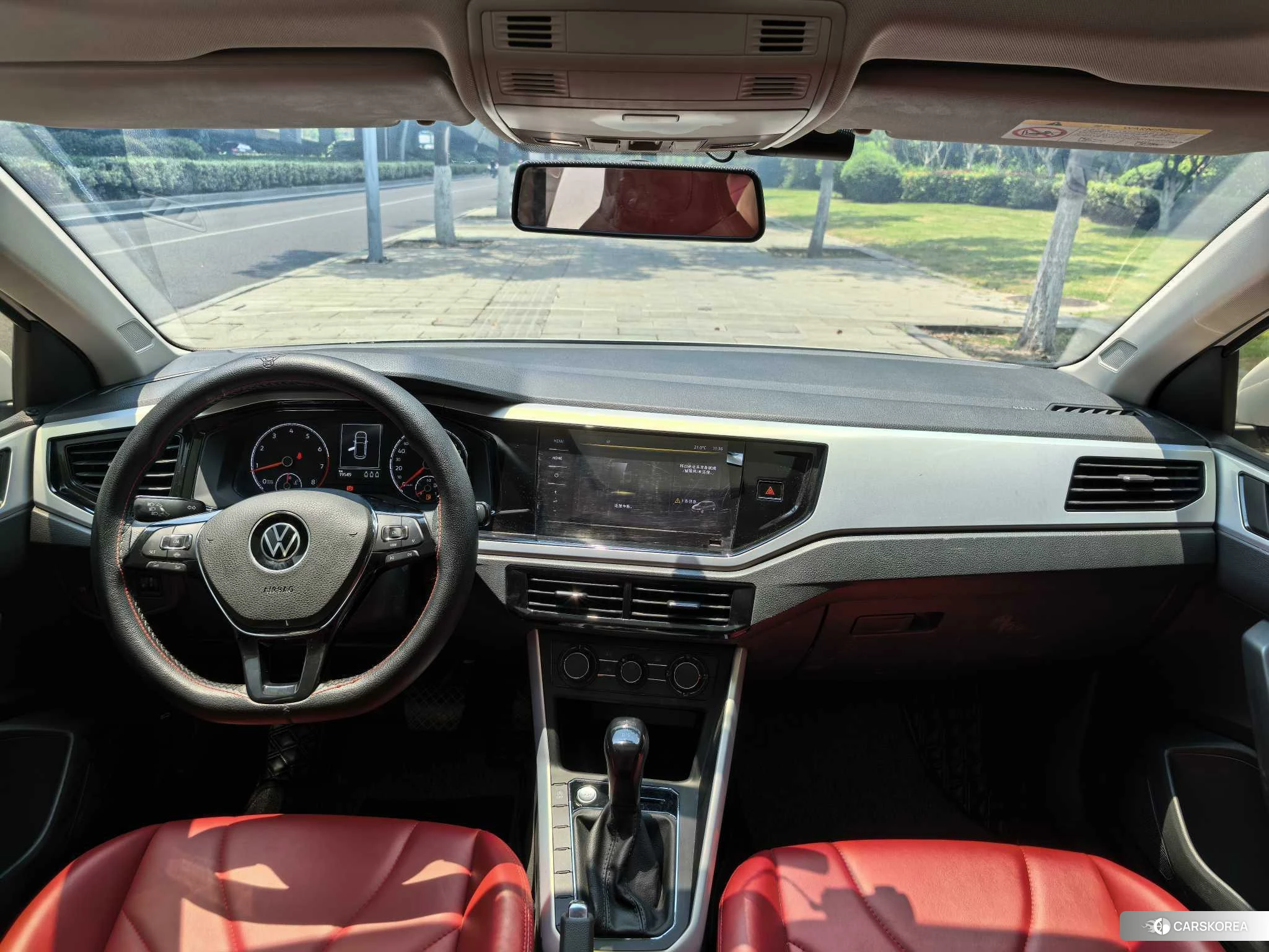 Volkswagen Polo 2021 Белый из Китая, фото 4
