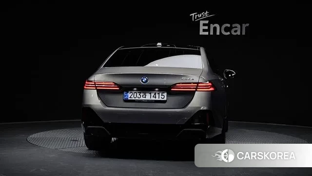 BMW 5 Series (G60) id 3757890 из Кореи 14