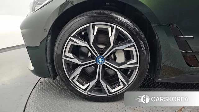 BMW i4 id 4753867 из Кореи 29