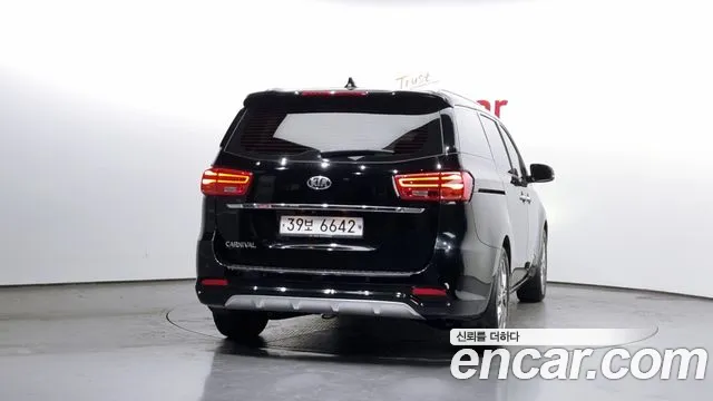 Kia The New Carnival id 2373053 из Кореи 14