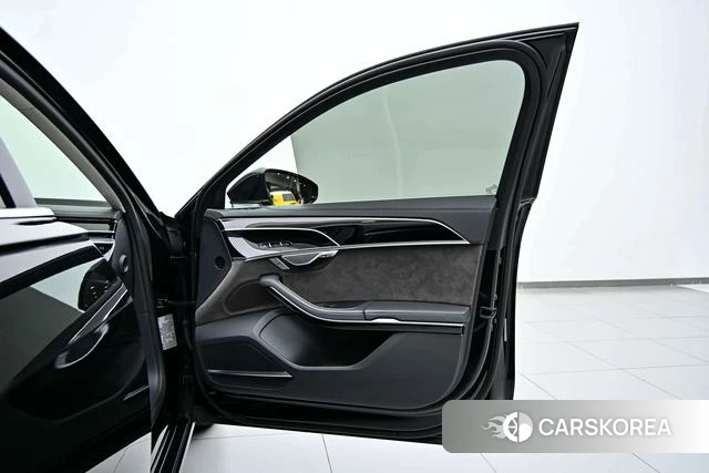 Audi A8 PHEV id 4341660 из Китая 32