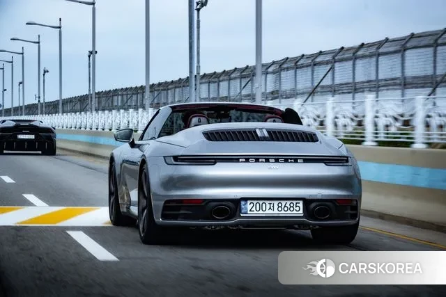 Porsche 911(992) id 2930840 из Кореи 10