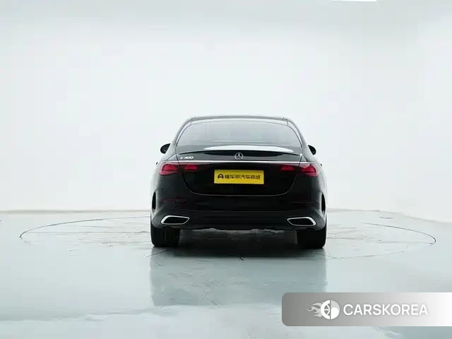 Mercedes-Benz E-Class 2024 Черный из Китая, фото 4