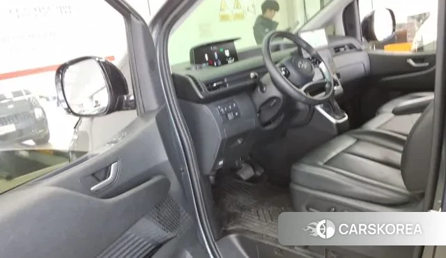 Hyundai Staria 2022 Серый из Кореи, фото 4