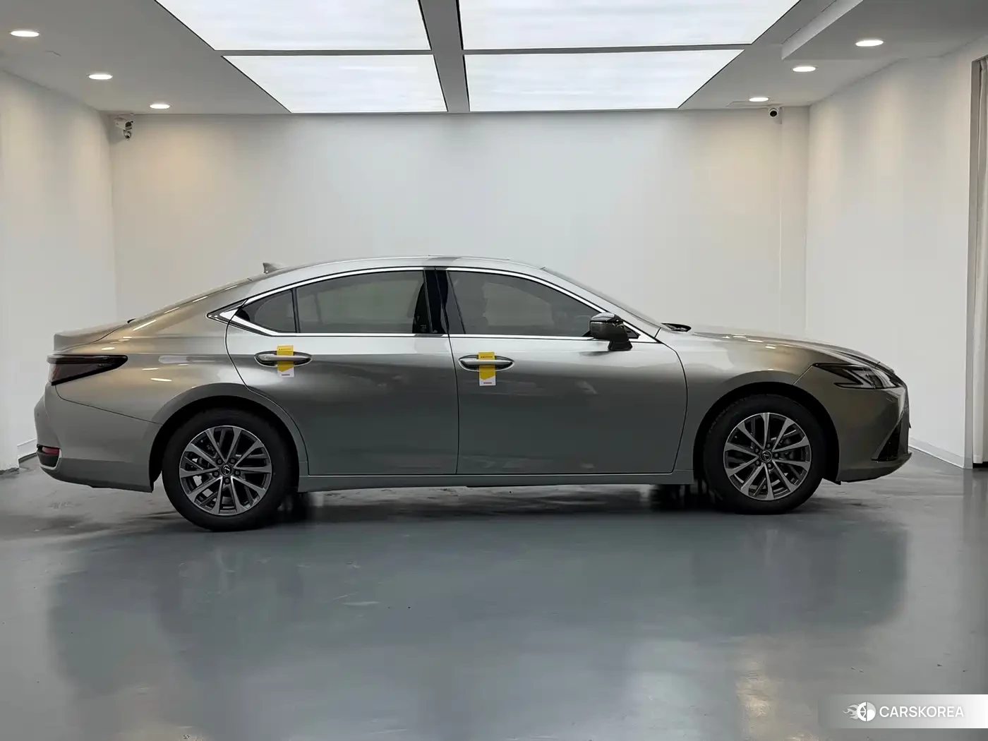 Lexus ES id 4654972 из Китая 12