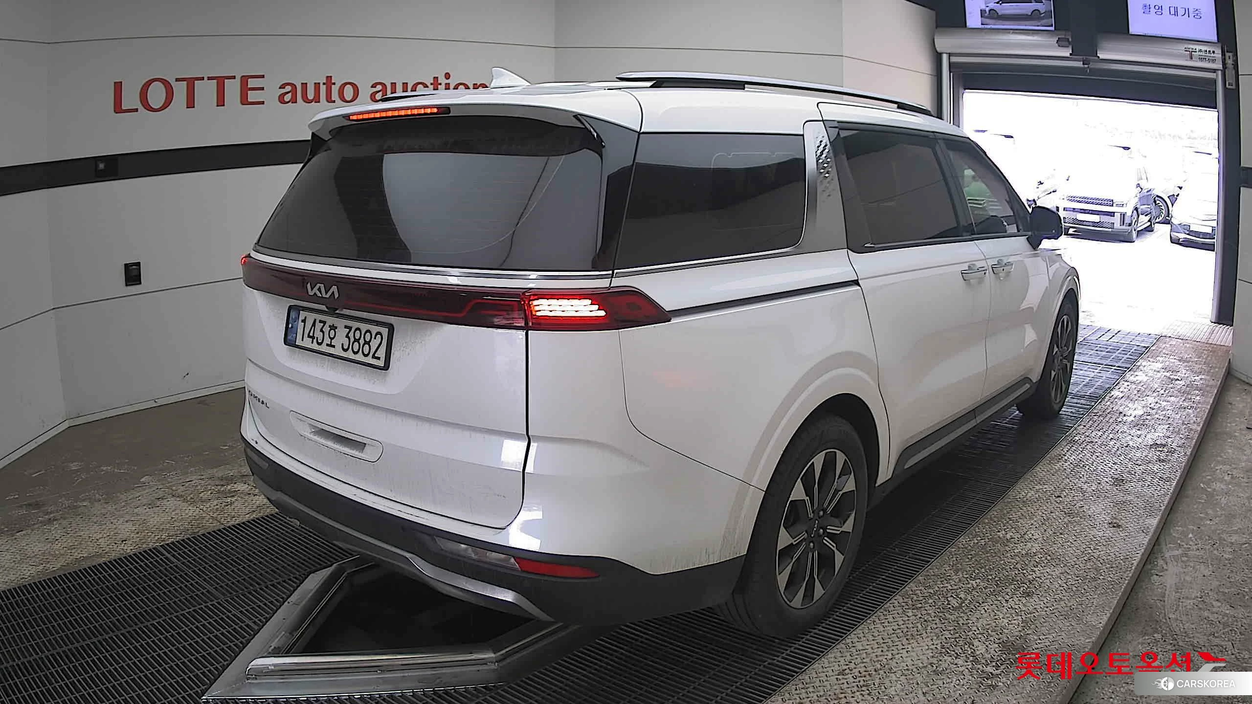 Kia Carnival id 3888290 из Кореи 31