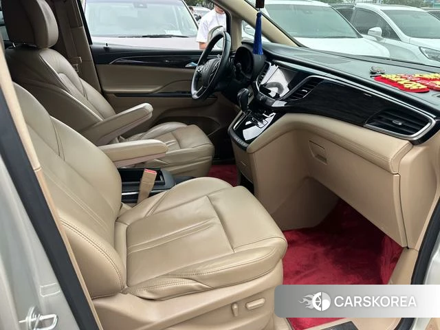 Buick GL8 2018 Шампань из Китая, фото 4