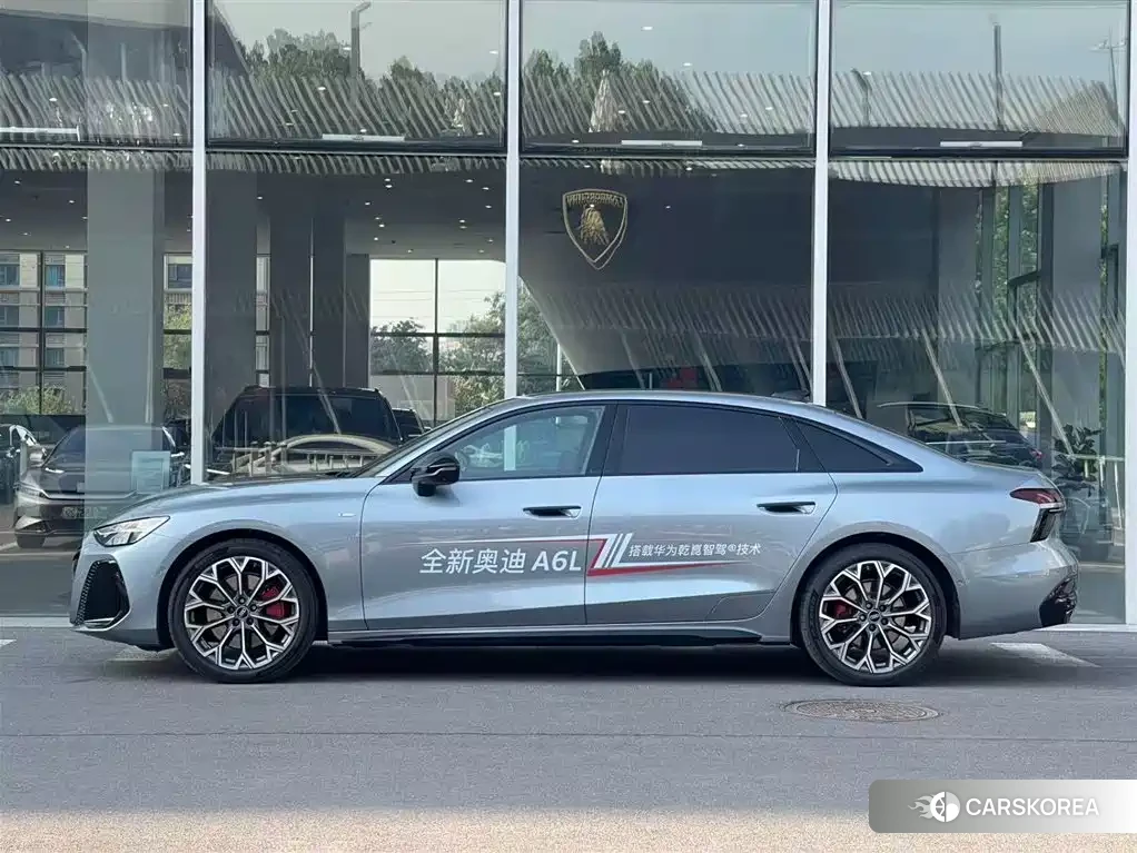 Audi A6L 2026 Silver/gray из Китая, фото 4