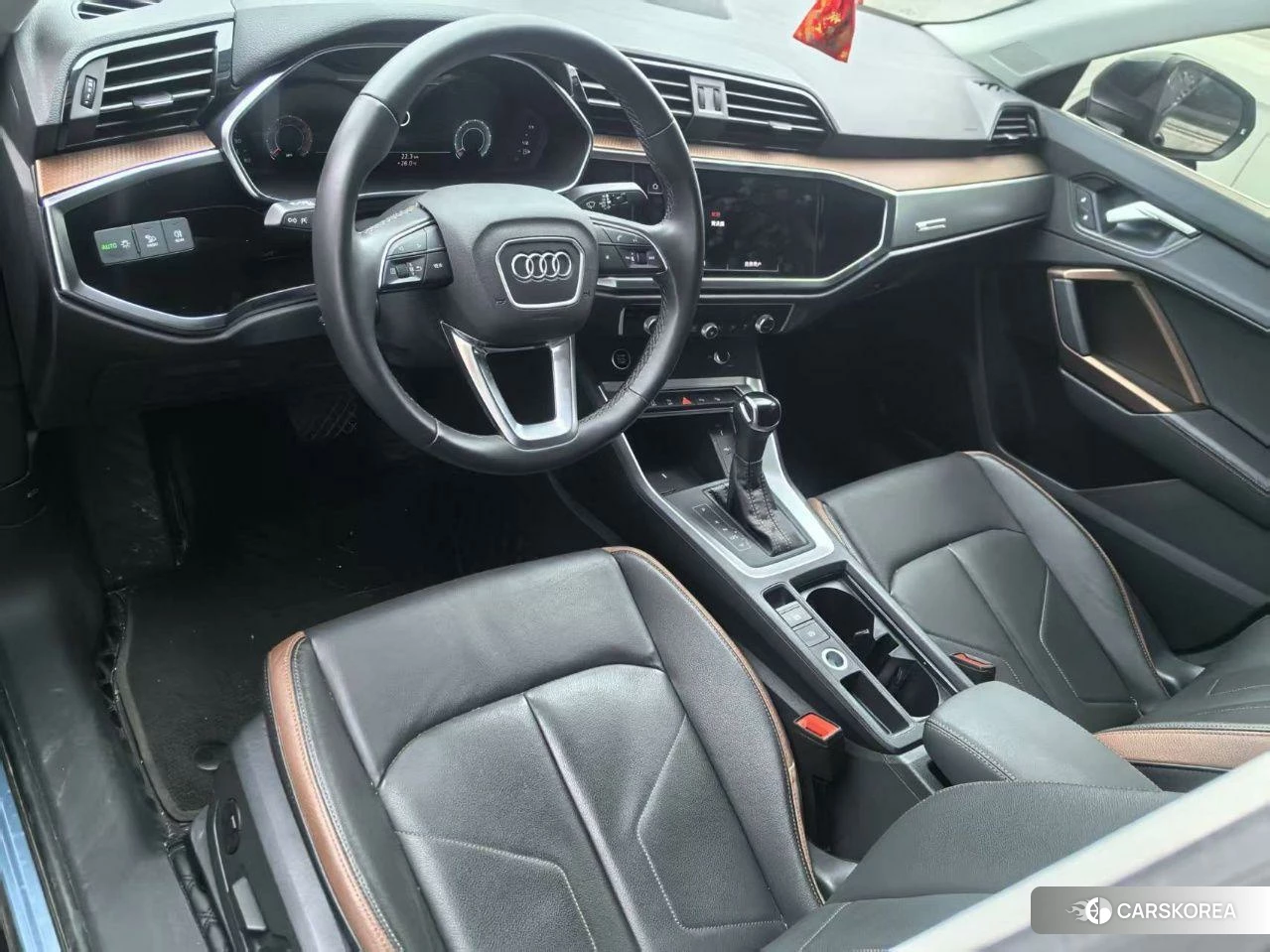 Audi Q3 2022 Темно-серый из Китая, фото 4