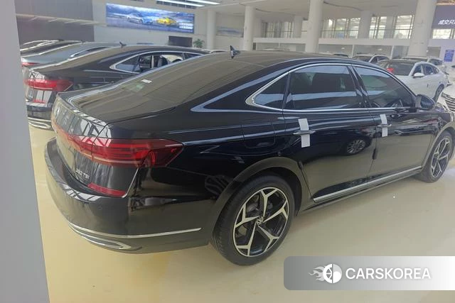 Volkswagen Passat id 4259998 из Китая 11
