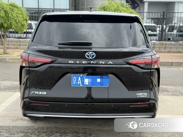 Toyota Saina 2022 Черный из Китая, фото 4