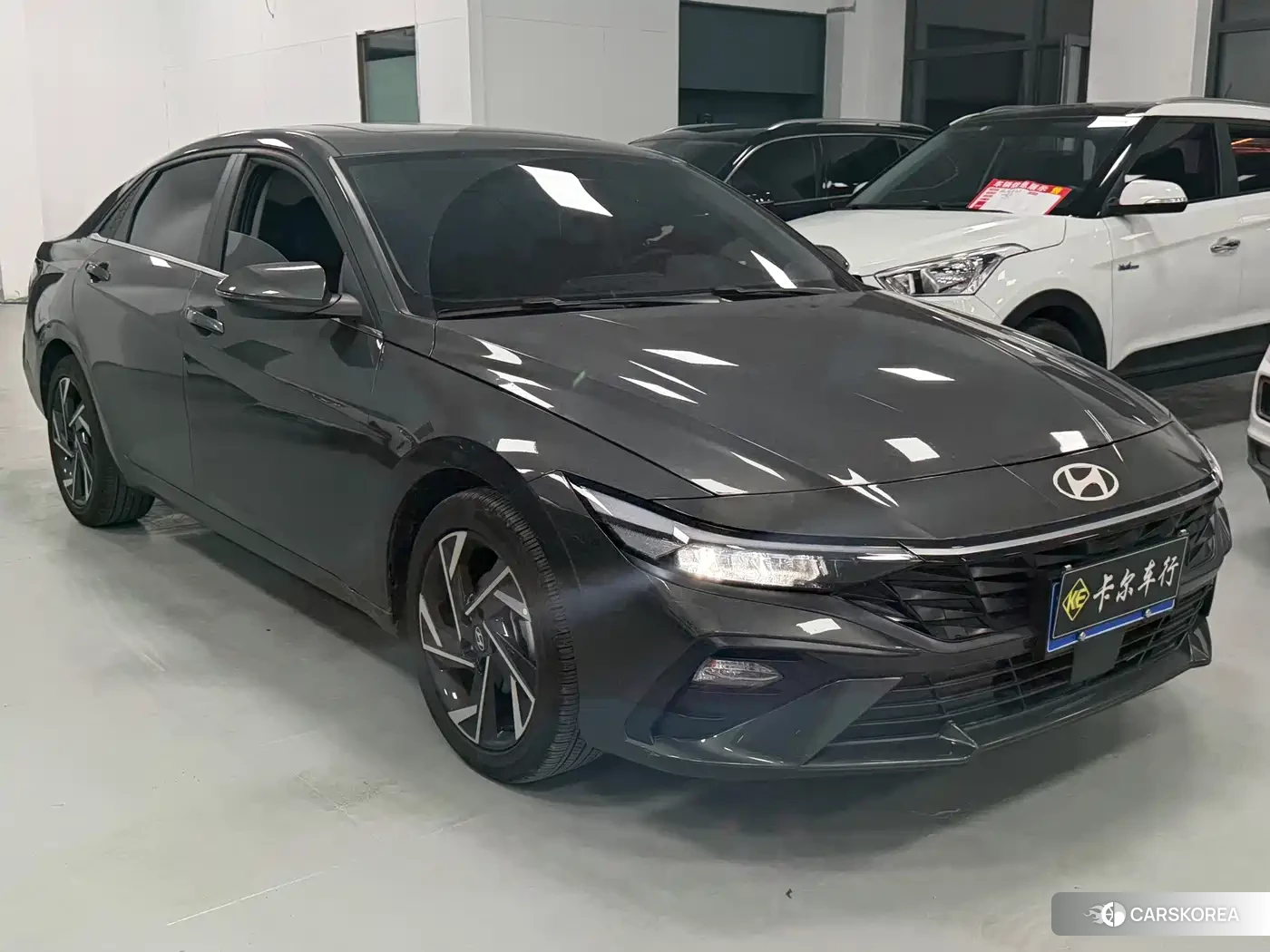 Hyundai Elantra 2025 Silver/gray из Китая, фото 4