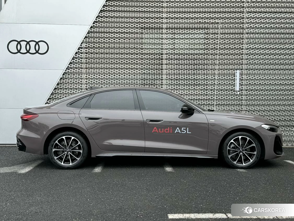 Audi A5L id 4440809 из Китая 14