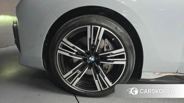 BMW i7 (G70) id 4655808 из Кореи 26
