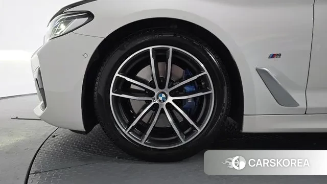 BMW 5 Series (G30) id 3267927 из Кореи 14