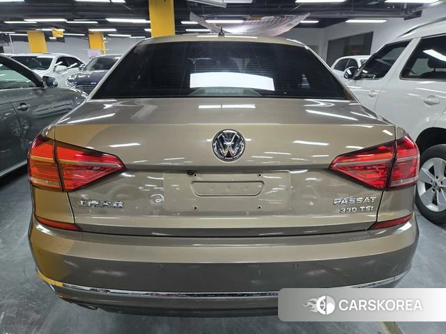 Volkswagen Passat id 4219227 из Китая 9