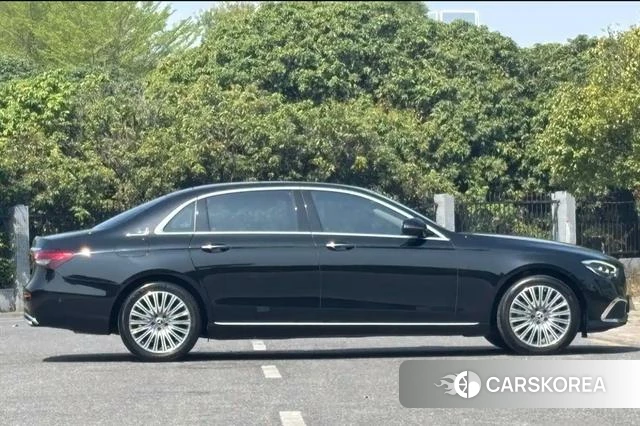 Mercedes-Benz E-class 2023 Черный из Китая, фото 4