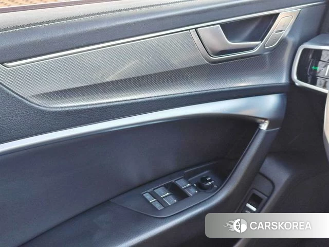 Audi A6L id 4272793 из Китая 10