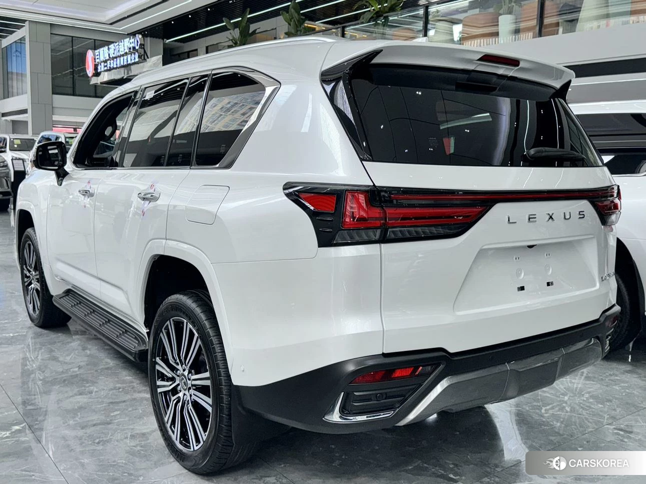 Lexus LX id 4452432 из Китая 9