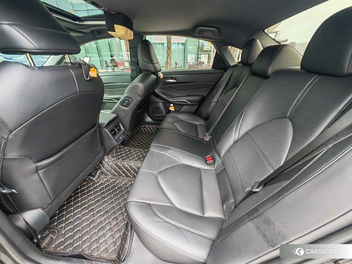 Toyota Avalon 2023 Черный из Китая, фото 4