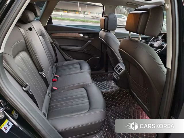Audi Q5L 2022 Черный из Китая, фото 5