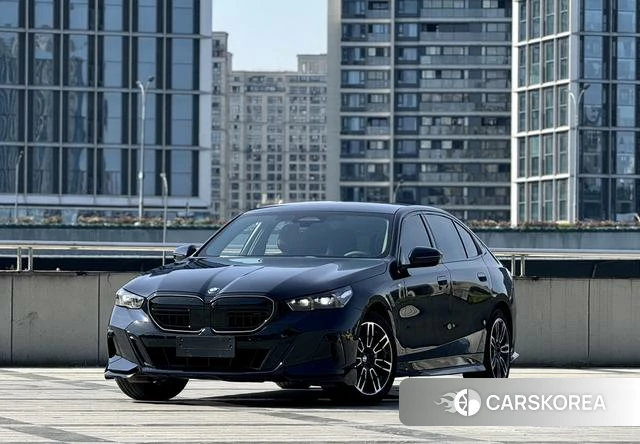 BMW 5 series 2025 Черный из Китая, фото 4
