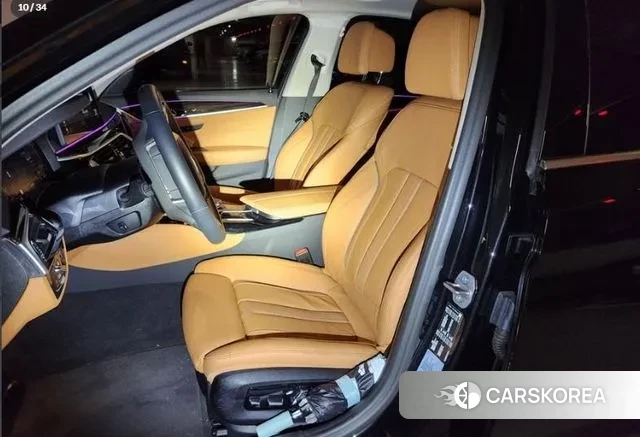 BMW 5 Series (G30) id 3348405 из Кореи 8